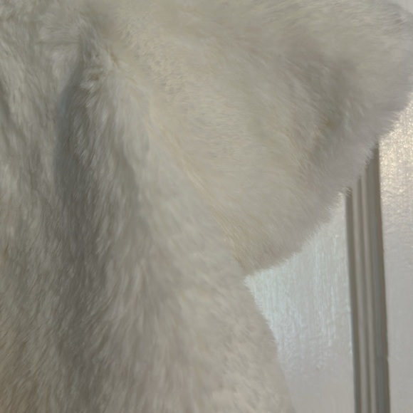 Gymboree white/cream fur shrug size 5-6 - Picture 3 of 5